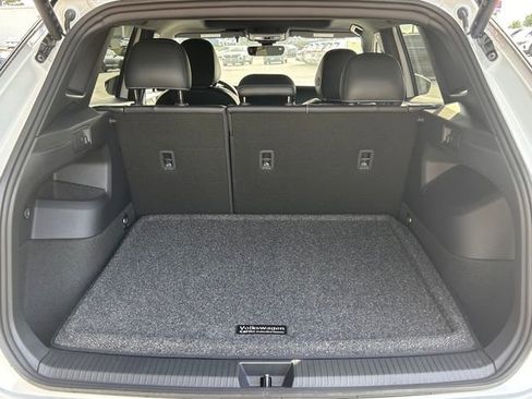 New 2026 Volkswagen Tiguan SE R-Line FWD image 22