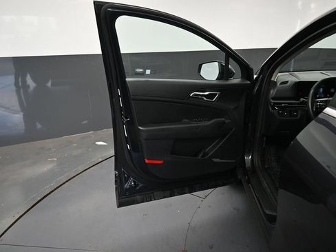 Used 2026 Kia Sportage LX FWD image 24