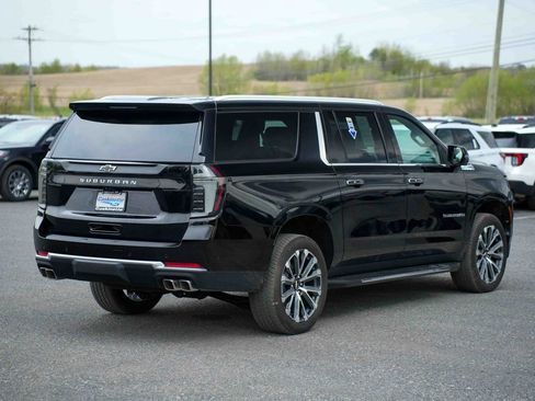 Used 2026 Chevrolet Suburban High Country w/ Sun And Tow Package AWD/4WD image 5