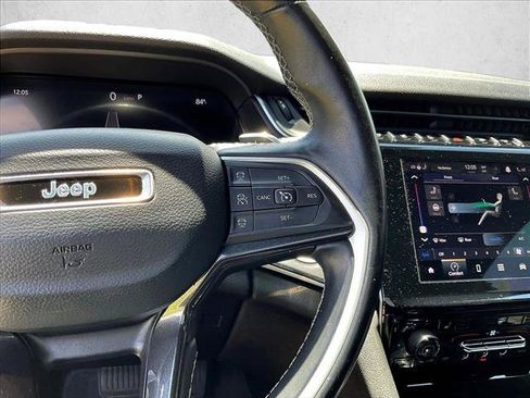 Used 2022 Jeep Grand Cherokee L Laredo RWD image 18