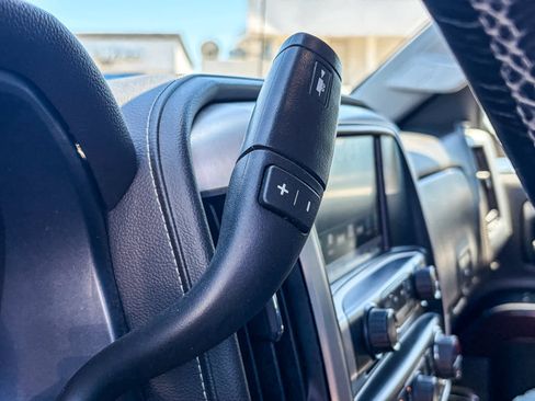 Used 2018 GMC Sierra 1500 SLT AWD/4WD image 19