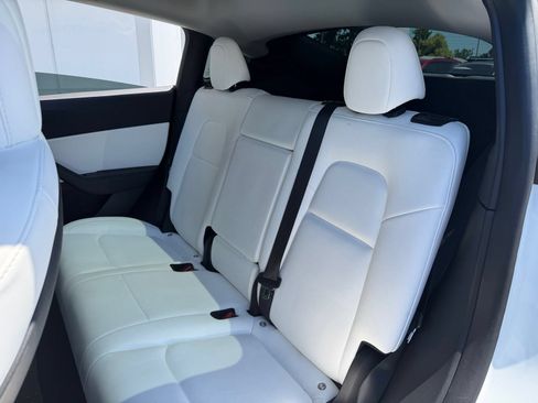 Used 2022 Tesla Model Y Performance AWD/4WD image 15