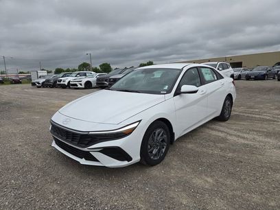 New 2025 Hyundai Elantra Blue