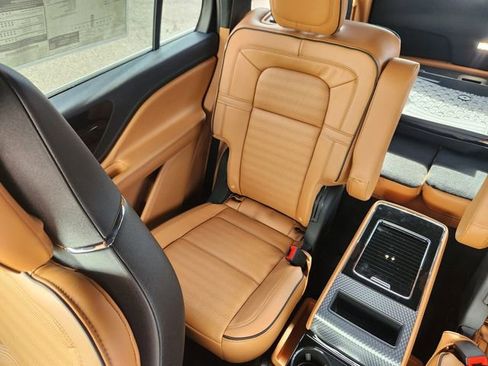 New 2026 Lincoln Aviator Black Label w/ Dynamic Handling Package image 13