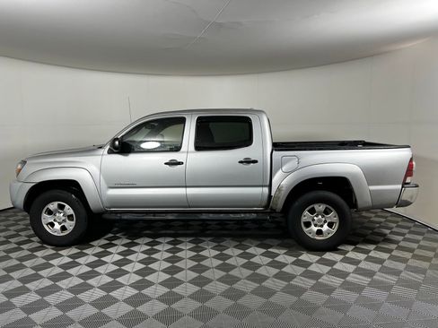 Used 2010 Toyota Tacoma PreRunner RWD image 8