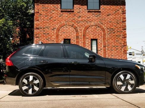 Used 2025 Volvo XC60 T8 Plus w/ Climate Package AWD/4WD image 5