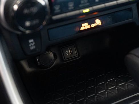 Used 2024 Toyota RAV4 XLE FWD image 25