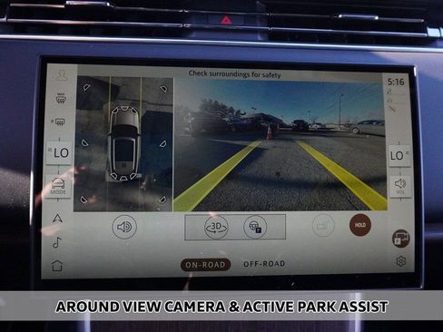 Used 2025 Land Rover Range Rover SE AWD/4WD image 6