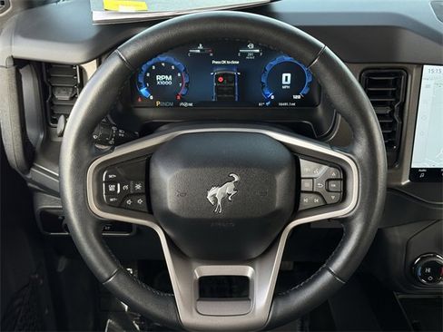 Used 2025 Ford Bronco Badlands image 12