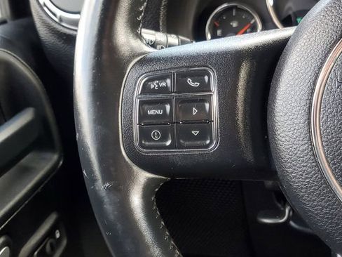 Used 2015 Jeep Wrangler Unlimited Rubicon w/ Connectivity Group image 19