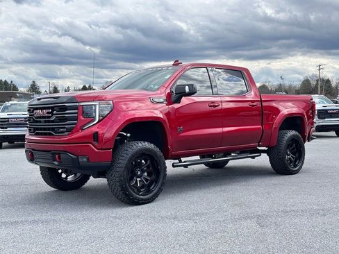 Used 2025 GMC Sierra 1500 AT4 w/ AT4 Premium Package AWD/4WD image 2