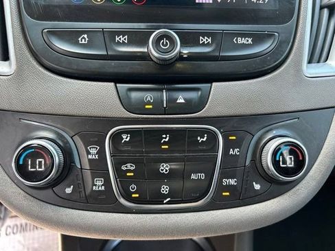 Used 2022 Chevrolet Malibu LT FWD image 28