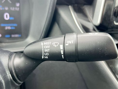 Used 2020 Toyota Corolla LE image 25