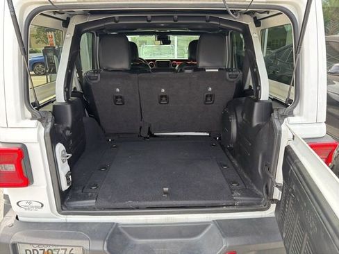 Used 2019 Jeep Wrangler Unlimited Rubicon AWD/4WD image 12