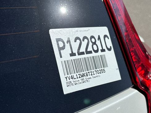 Certified 2026 Volvo V60 B5 Cross Country Plus w/ Climate Package AWD/4WD image 35