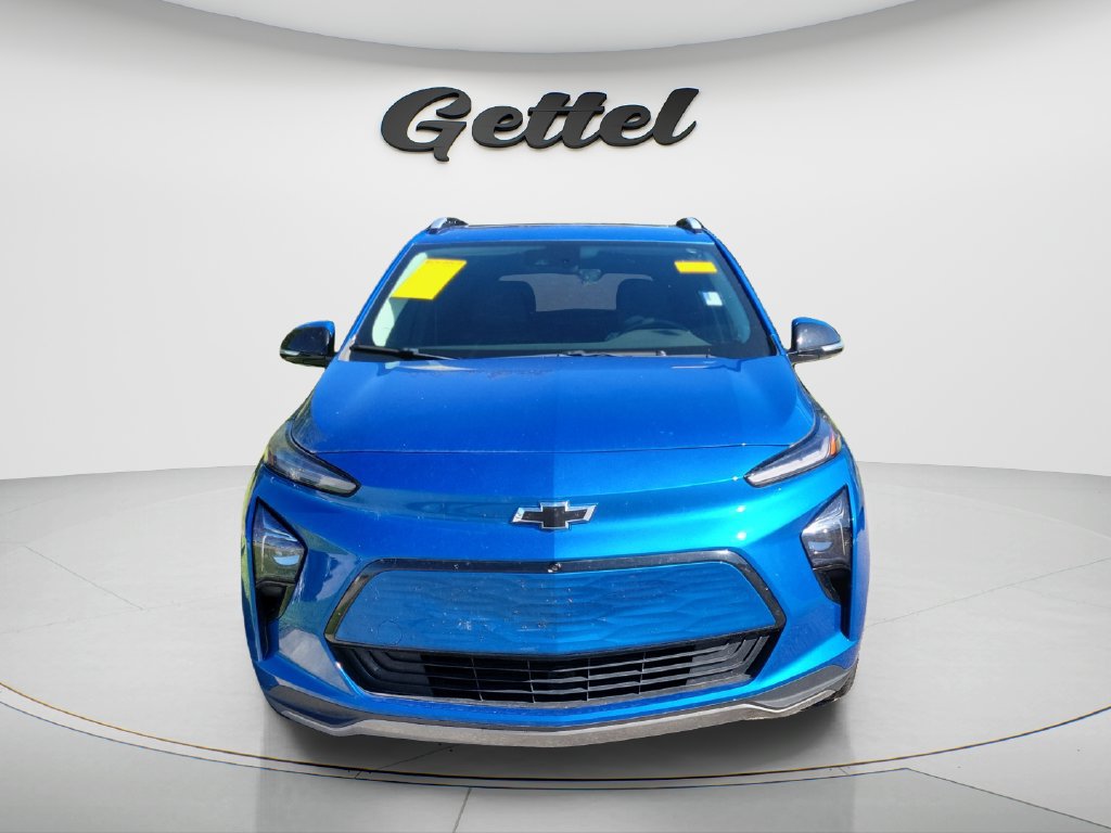 Used 2023 Chevrolet Bolt EUV Premier w/ Sun & Sound Package FWD image 4