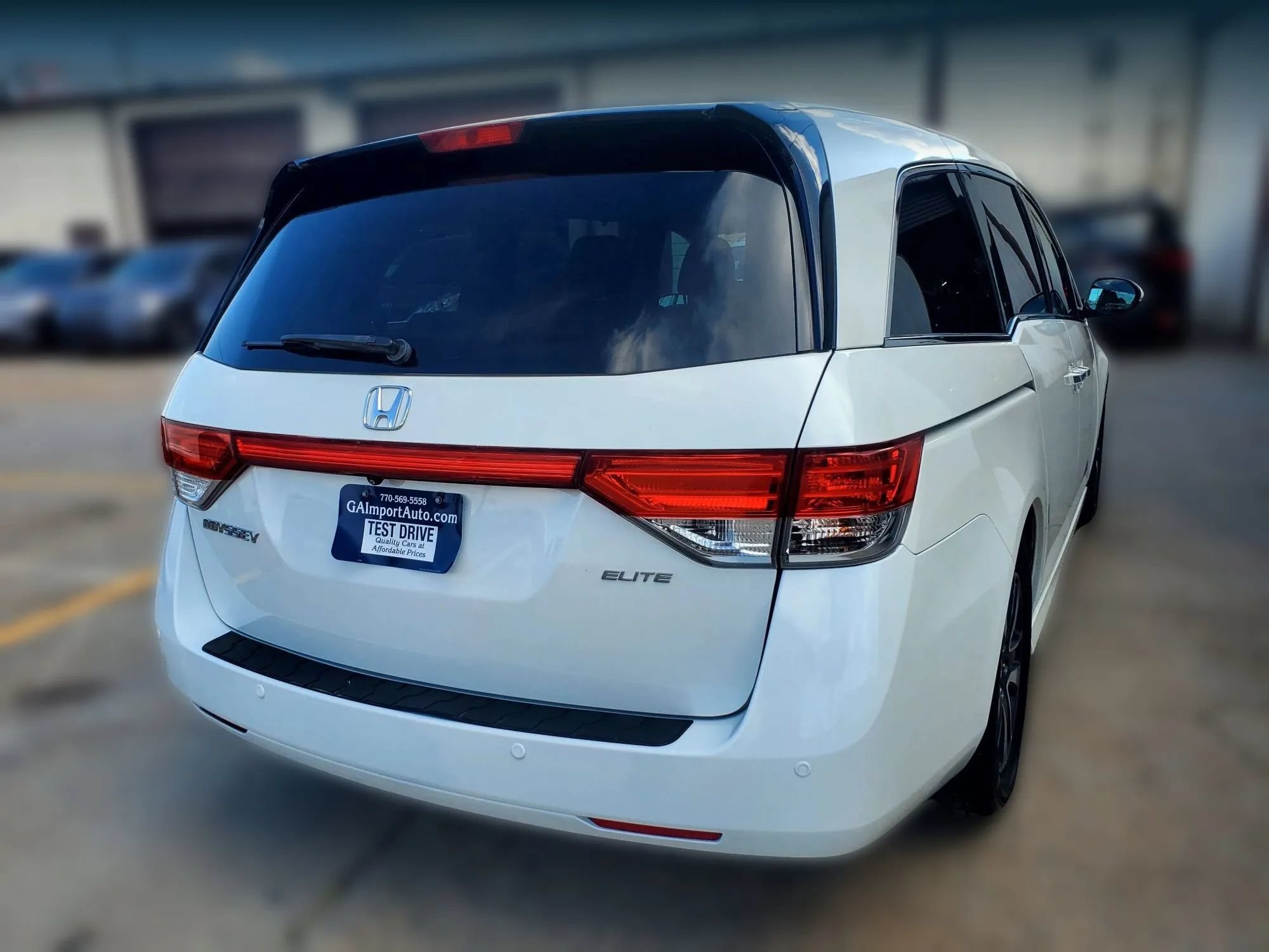Used 2015 Honda Odyssey Touring Elite image 17