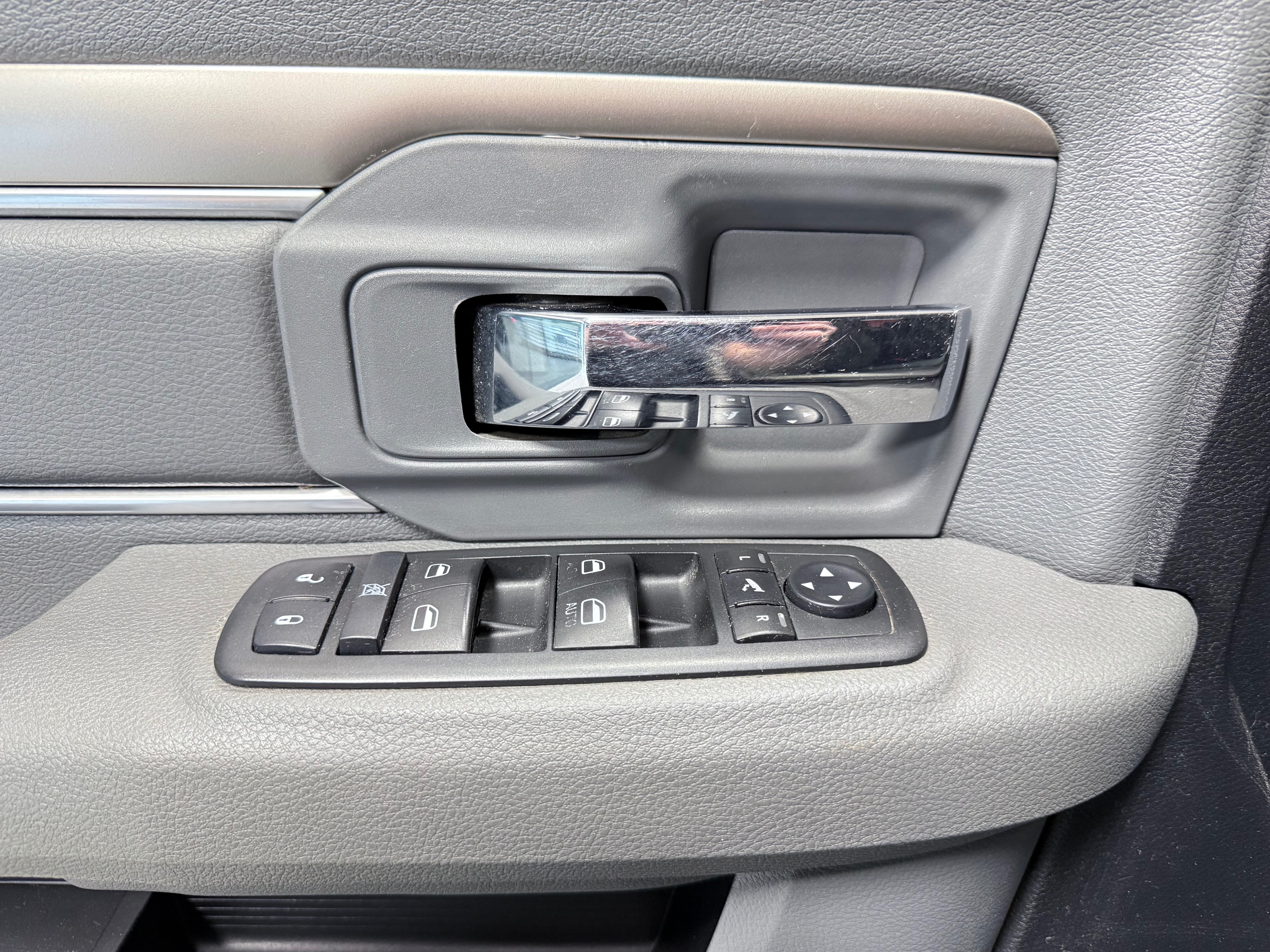 Used 2015 RAM 1500 Big Horn AWD/4WD image 14