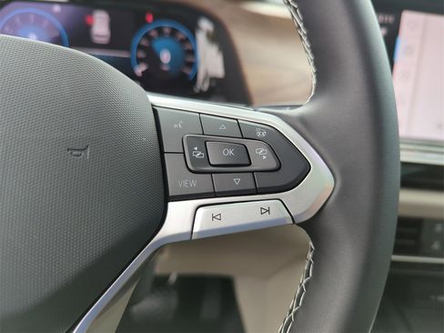 New 2025 Volkswagen Atlas SE image 39