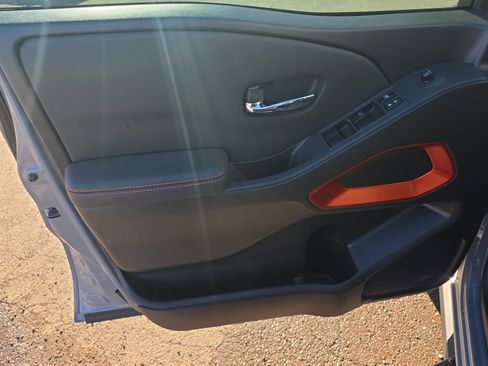 Used 2022 Nissan Frontier Pro-X image 14