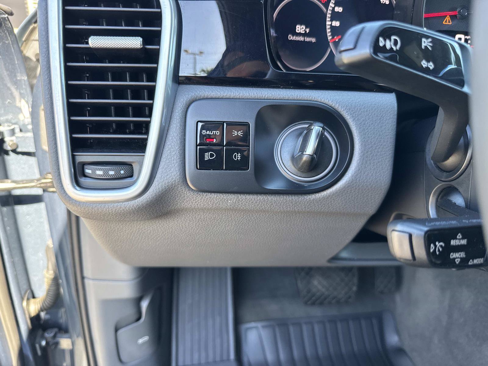 Used 2019 Porsche Cayenne AWD/4WD image 33