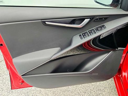 Used 2023 Kia Niro image 11