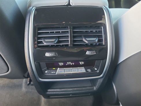 New 2026 BMW X6 xDrive40i image 33