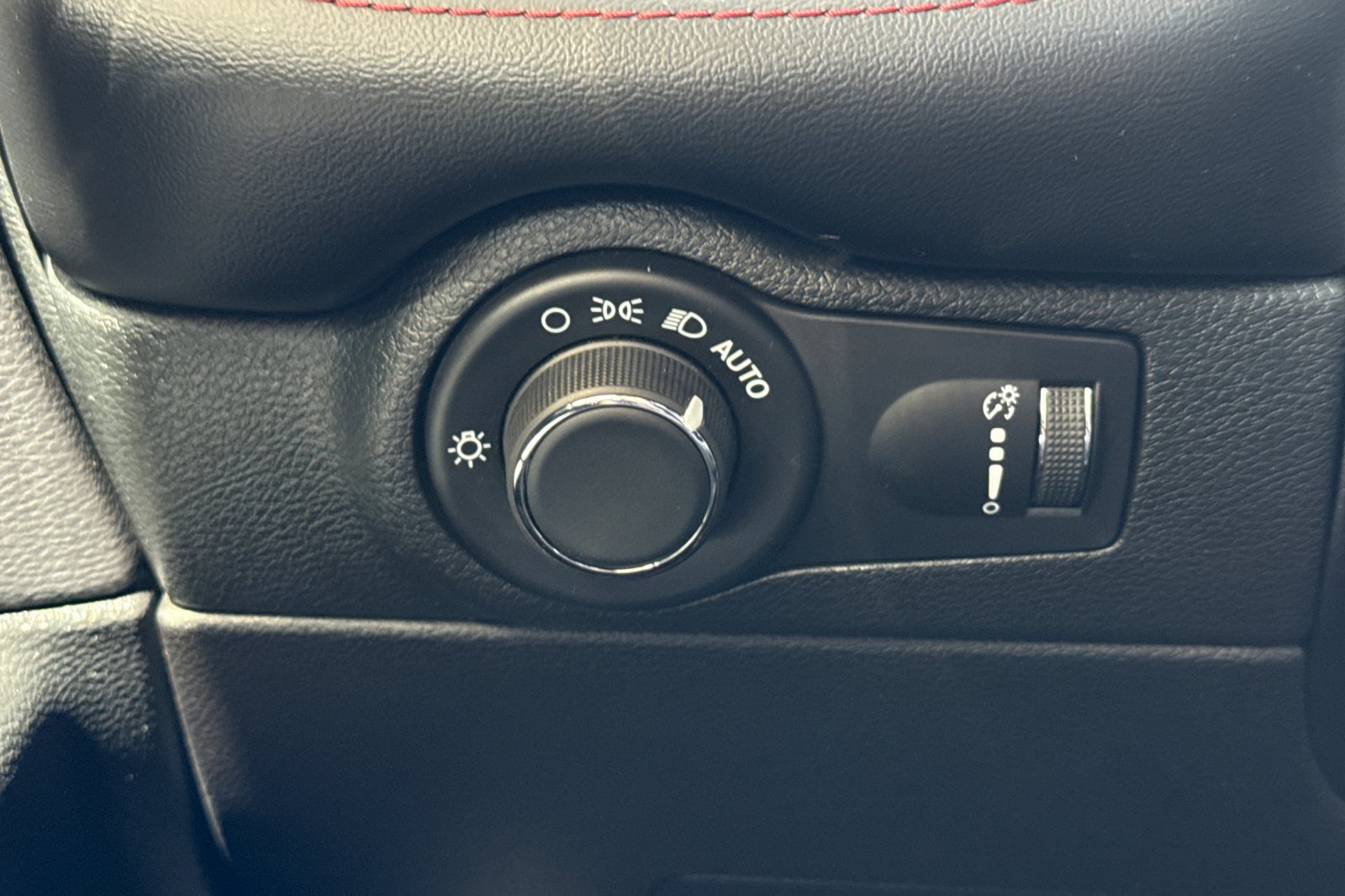 Used 2024 Dodge Durango GT AWD/4WD image 40