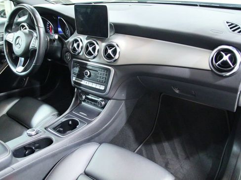 Certified 2019 Mercedes-Benz GLA 250 4MATIC image 20