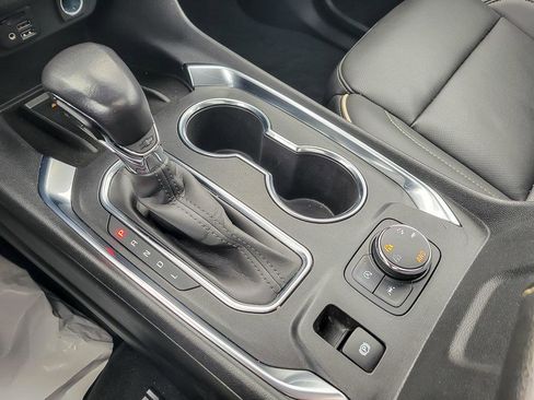 Certified 2022 Chevrolet Traverse Premier w/ Redline Edition image 17