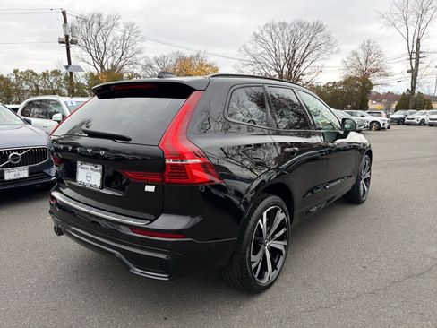 Certified 2024 Volvo XC60 T8 Ultimate w/ Protection Package Premier image 19