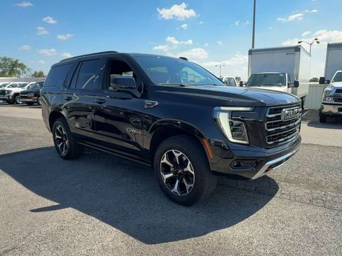 Used 2025 GMC Yukon AT4 w/ AT4 Premium Plus Package AWD/4WD image 2