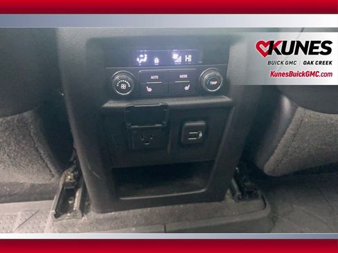 Used 2022 Chevrolet Traverse High Country w/ LPO, 'HIT The Road' Package image 10