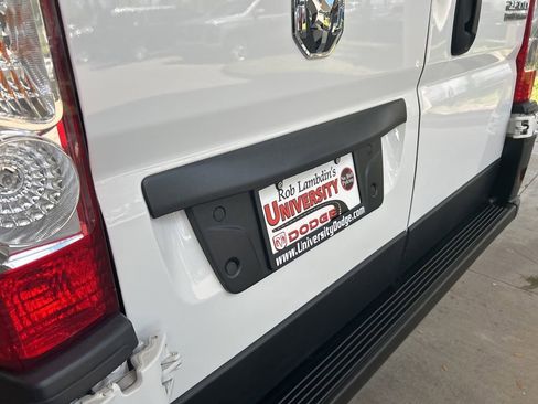Used 2025 RAM ProMaster 2500 w/ Convenience Group FWD image 15