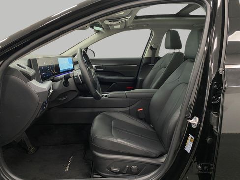 Certified 2025 Hyundai Sonata Limited FWD image 32