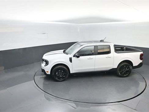 New 2026 Ford Maverick Lariat w/ Black Appearance Package image 22