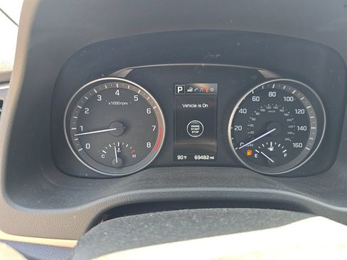 Used 2017 Hyundai Elantra Limited w/ Limited Tech Package 04 FWD image 13