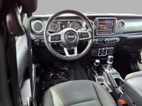 Certified 2019 Jeep Wrangler Unlimited Sahara AWD/4WD image 4