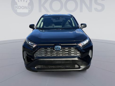Used 2020 Toyota RAV4 LE image 11
