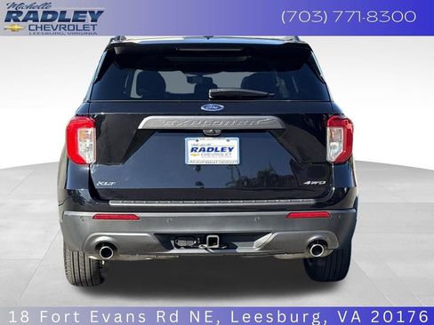 Used 2022 Ford Explorer XLT w/ Equipment Group 202A image 4