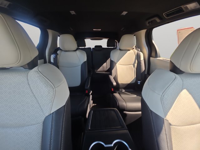 Certified 2026 Toyota Sienna Limited FWD image 17