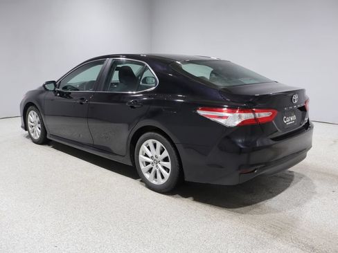Used 2018 Toyota Camry LE FWD image 4