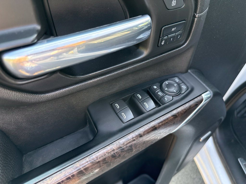 Used 2023 GMC Sierra 3500 Denali w/ Technology Package AWD/4WD image 27