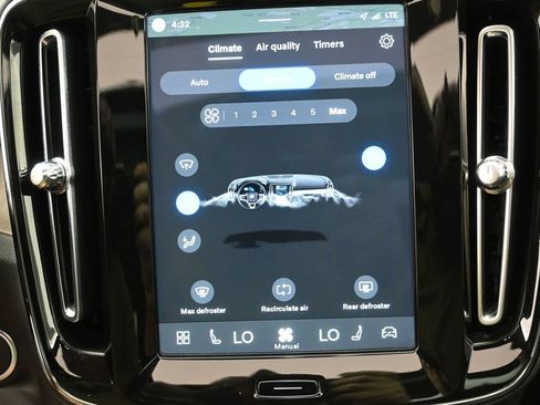 Used 2023 Volvo XC40 B4 Plus w/ Protection Package FWD image 16