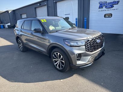 Used 2025 Ford Explorer ST-Line