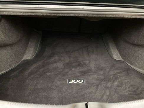 Used 2017 Chrysler 300 C AWD/4WD image 15