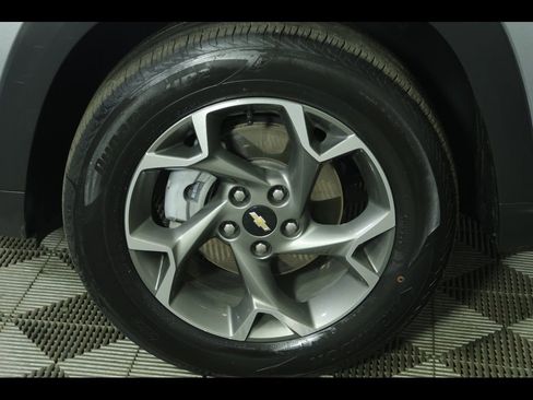 Certified 2025 Chevrolet Trax LT FWD image 6