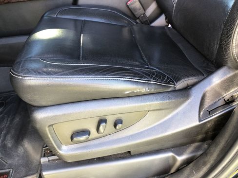 Used 2019 GMC Yukon XL SLT image 16