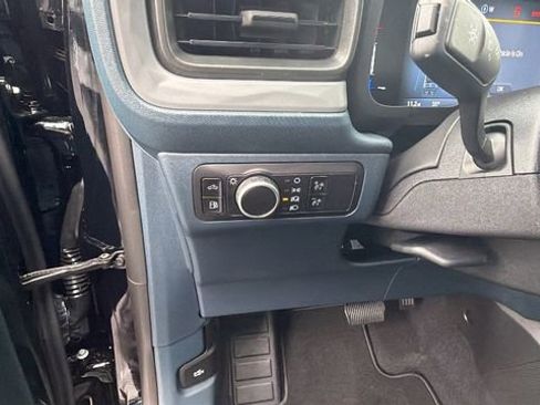 New 2025 Ford Maverick XL image 30