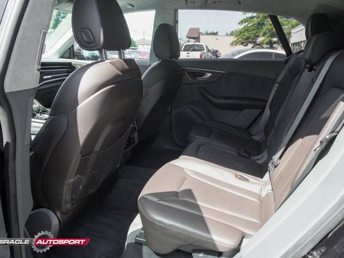 Used 2019 Audi Q8 Prestige image 24